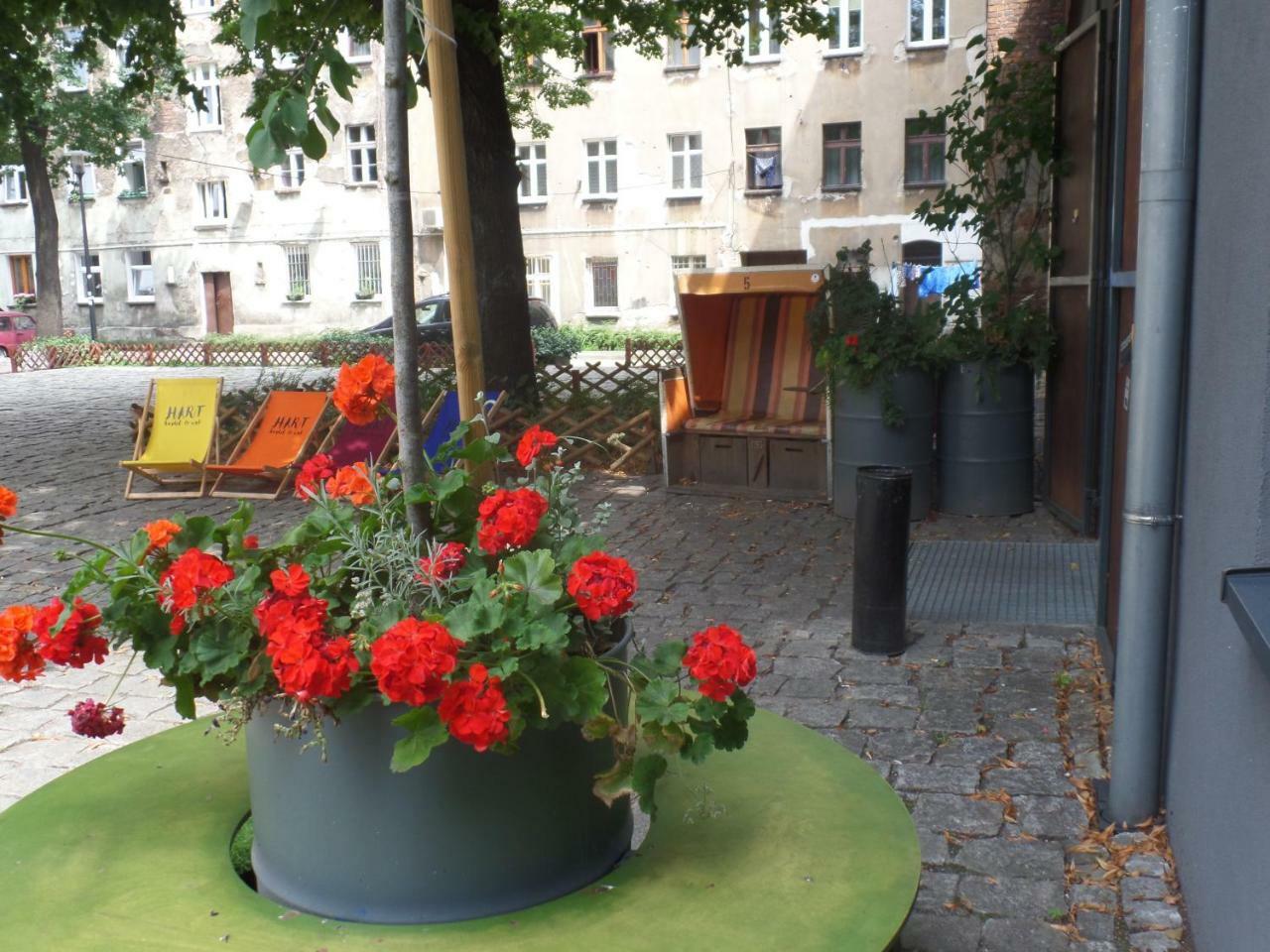 Hart Hostel & Art Gallery Wrocław Buitenkant foto